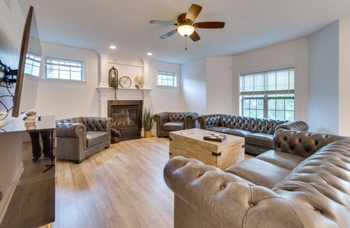 Orange Prairie House | 334 m² House ∙ 5 bedrooms ∙ 10 guests