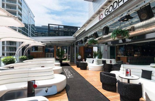 Near North Side Hotel | 34 m² Hotel ∙ 127 guests