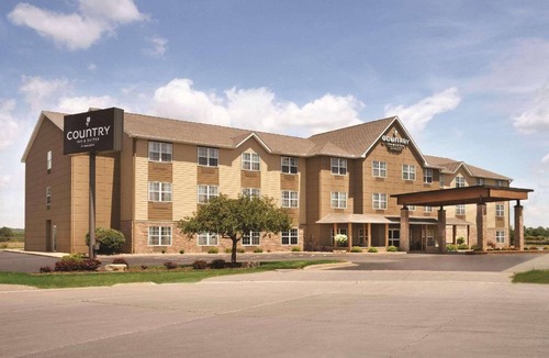 Quad Cities Hotel | 36 m² Hotel ∙ 127 guests