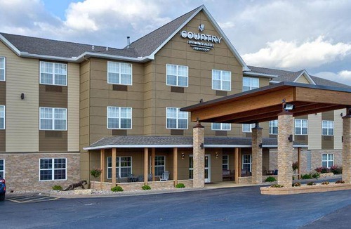 Quad Cities Hotel | 36 m² Hotel ∙ 127 guests