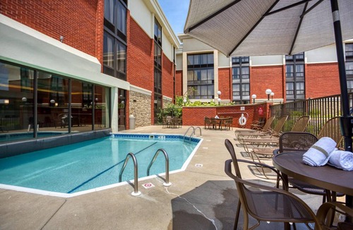 Fairview Heights Hotel | 37 m² Hotel ∙ 127 guests