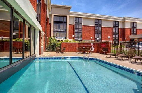 Fairview Heights Hotel | 37 m² Hotel ∙ 127 guests