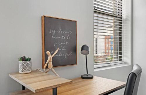Avondale Apartment | 3BR Apt in Logan Square Walkable to Highlights - Central Park S6