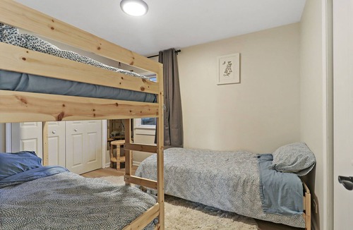 Ingleside House | 3BR Ingleside Home l Lakeview l Firepit