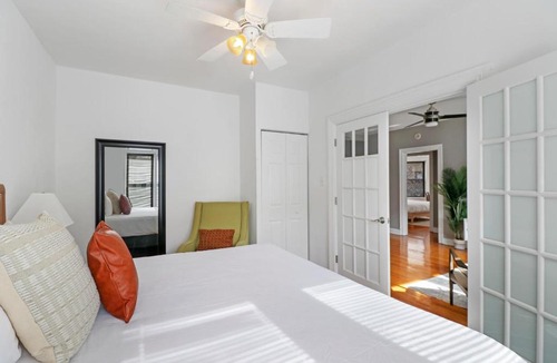 Lake View East Apartment | 3BR Sunny and Spacious Apartment near Restaurants - Stratford 2S rep
