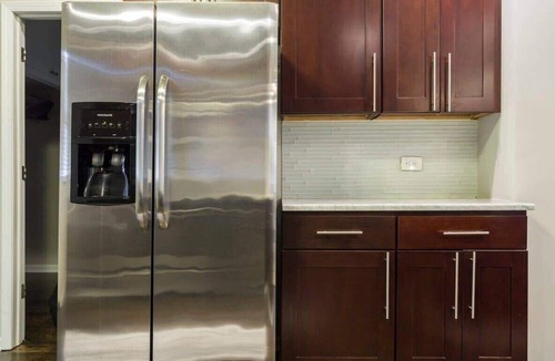 Roscoe Village Apartment | 4/2 Home + Foosball Table | Near Wrigley