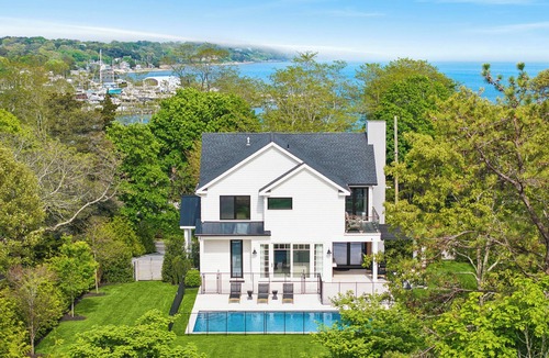 Hampton Bays House | 4-bedroom modern beach house in lovely Hampton Bays