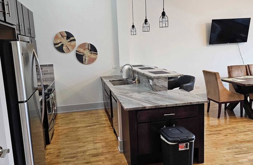 Lower West Side Apartment | 4 Bedroom, Sleeps 20 people!