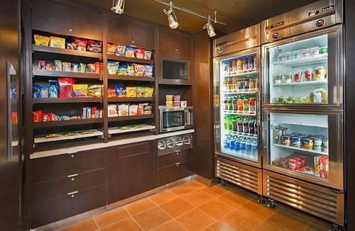 Tinton Falls Hotel | 4 Budget-Friendly Units! Near Tinton Falls Recreation Complex, Pet-Friendly!