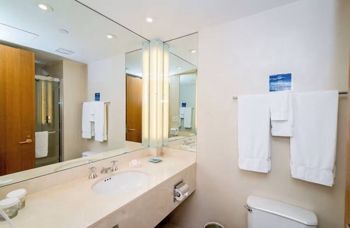 Ossining Hotel | 4 Comfortable Rooms | Stylish Getaway with Easy Access to Local Attractions