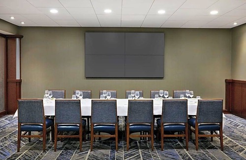 O'Hare Hotel | 4-Star Hotel ∙ Hilton Chicago O'Hare Airport