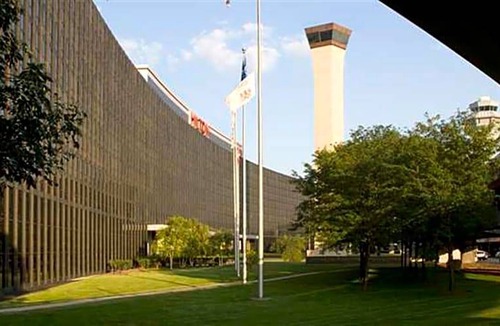 O'Hare Hotel | 4-Star Hotel ∙ Hilton Chicago O'Hare Airport