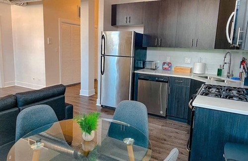 Near South Side Apartment | 420 friendly cutest 1br/1ba with optional parking/sleeps 4