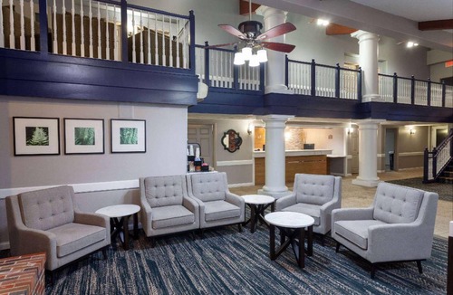 Orange Prairie Hotel | 46 m² Hotel ∙ 127 guests
