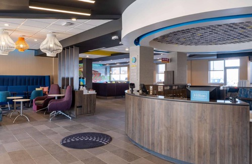Naperville Hotel | 46 m² Hotel ∙ 127 guests