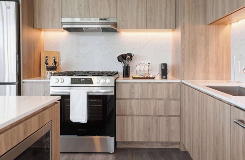 The Loop Apartment | 49th Fl Luxury Retreat + Stunning Lake Views