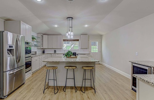 Zilker House | 4BR Sleeps 10 BBQ Firepit & Walk To Zilker!
