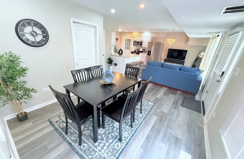 Franklin Park House | 5-bedroom 2 bath home with spacious yard-15 min to O'Hare Airport-Chicago