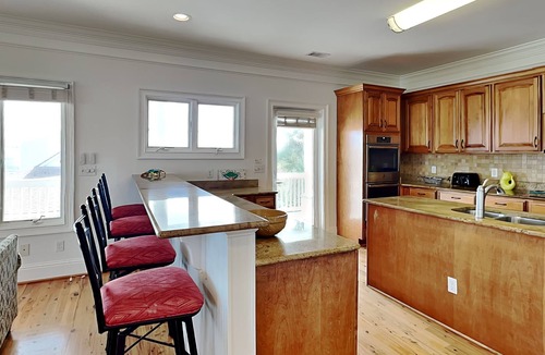Savannah Beach House | 5 Oclock Somewhere | Pet Friendly + Near the Beach