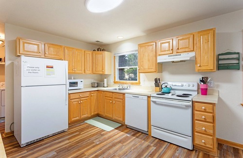 Colington House | 5049 Carolyn's Getaway *3 Dogs Allowed *EV Charger