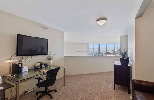 Downtown Chicago Apartment | 51/52nd Floor Penthouse-VIEWS, Fireplace, Pool