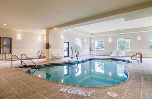 Grayslake Hotel | 51 m² Hotel ∙ 8 guests