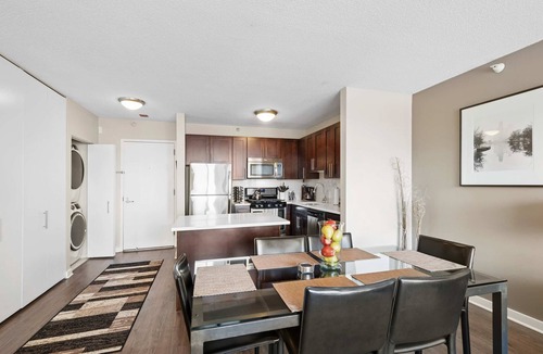 Downtown Chicago Apartment | 53 Floor MagMile Penthouse Views, Balcony, Pool