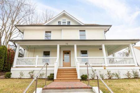 West Dundee Apartment | 53 m² Apartment ∙ 1 bedroom ∙ 2 guests