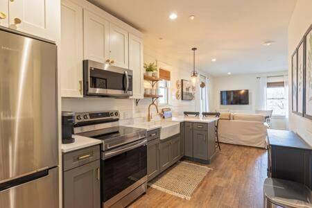 West Dundee Apartment | 53 m² Apartment ∙ 1 bedroom ∙ 2 guests