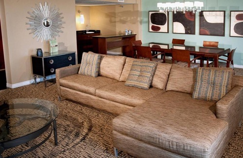Collinsville Hotel | 55 m² Hotel ∙ 127 guests