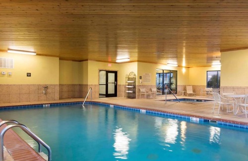 Danville Hotel | 55 m² Hotel ∙ 2 bedrooms ∙ 127 guests