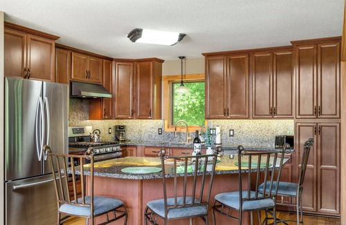 The Galena Territory Cabin | 5KINGBed 5 Bath~Upscale~Views~Games~Fire pit~Hot Tub~Theater~Pets~Luxe Amenities