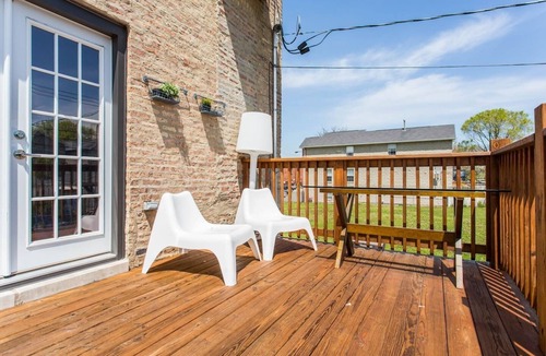 Bronzeville House | 6 Bedroom Guest House