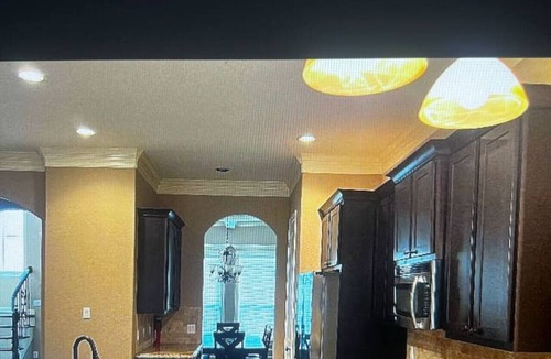 South Central Houston Cottage | 641 4 Bedrooms Luxurious Baths Open Living