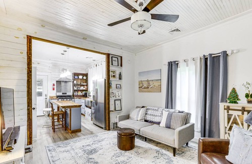Carterville House | 69 m² House ∙ 3 bedrooms ∙ 8 guests