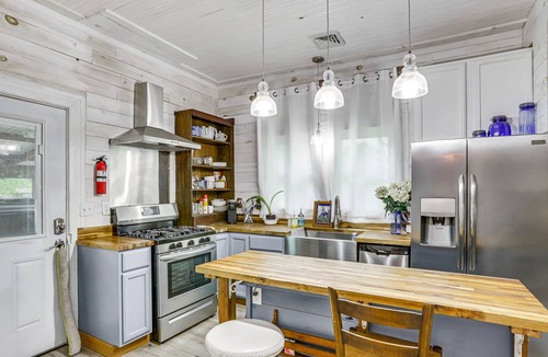 Carterville House | 69 m² House ∙ 3 bedrooms ∙ 8 guests
