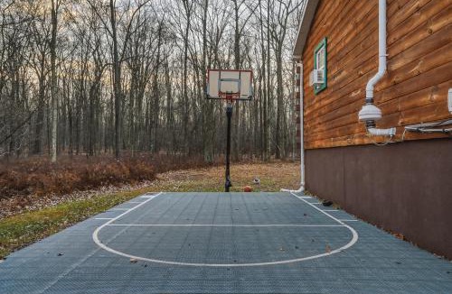 Hickory Hills House | 6BR Cabin w Fire Pit Game Room & Basketball