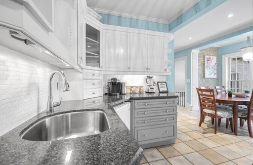 Cobourg House | 6BR | Pool, BBQ & Firepit | Mins to Beach, Downtown