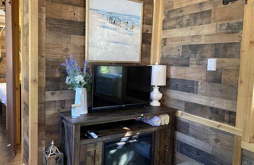 Antioch Cottage | #7 Tiny House at The Cottages on Petite Lake