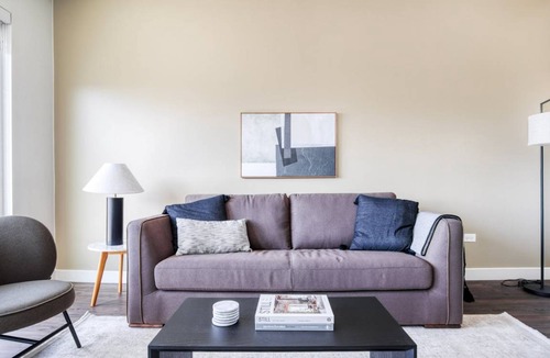 Elmhurst Apartment | 76 m² Apartment ∙ 1 bedroom ∙ 2 guests