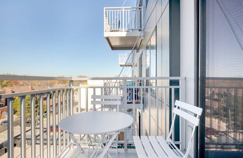 Elmhurst Apartment | 76 m² Apartment ∙ 1 bedroom ∙ 2 guests
