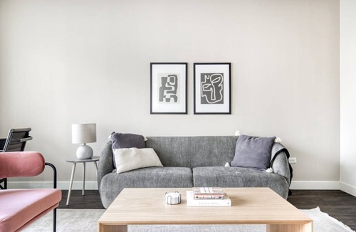 Elmhurst Apartment | 77 m² Apartment ∙ 1 bedroom ∙ 2 guests