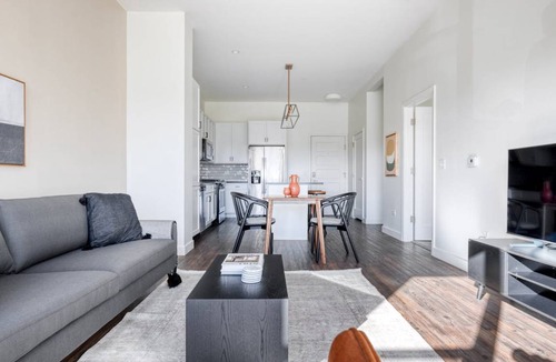 Elmhurst Apartment | 78 m² Apartment ∙ 1 bedroom ∙ 2 guests