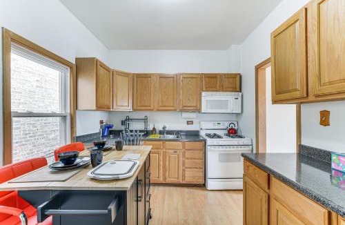 Oak Park House | 8 Mi to Chicago Oak Park Home with Fenced Backyard!