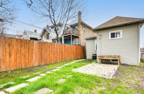Oak Park House | 8 Mi to Chicago Oak Park Home with Fenced Backyard!