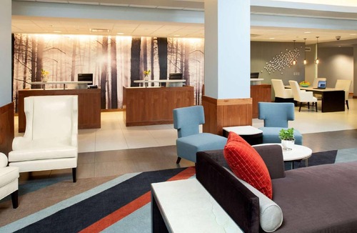 Skokie Hotel | 80 m² Hotel ∙ 127 guests