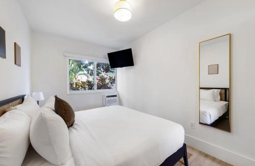 North Beach Apartment | 8040 Harding Apts