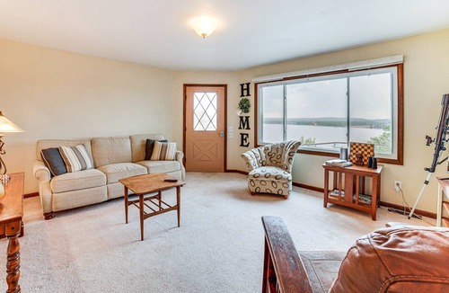 Peoria Heights House | 92 m² House ∙ 3 bedrooms ∙ 6 guests