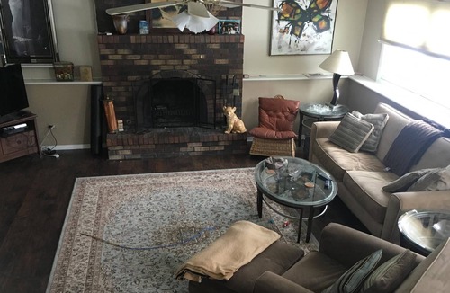 Carol Stream House | A beautiful bright 3 br 2 bath with pool table. A suburban oasis.