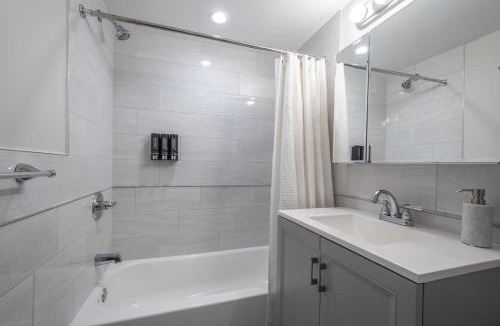 West Ridge Apartment | A Charming Modern Chic Basement Apartment